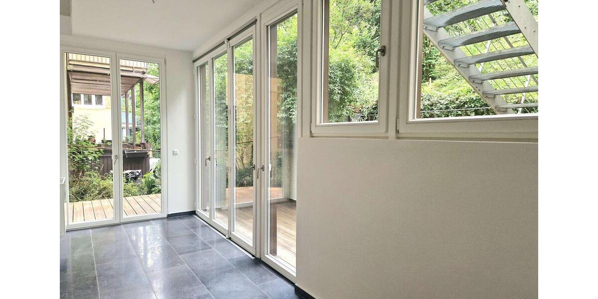 Erdgeschoßwohnung Stuttgart Stuttgart-West - 4 Zimmer, 105 m&sup2;, 2.215&euro; | Angebot:25081870