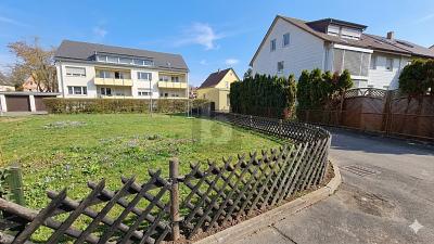 ATTRAKTIV TEILERSCHLOSSEN MIT 3 GARAGEN - Grundstück Korntal-Münchingen Münchingen | Angebot:27084847
