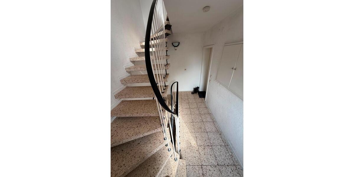Mehrfamilienhaus, Wohnhaus Marbach am Neckar - 7 Zimmer, 165 m&sup2;, 390.000&euro; | Angebot:27076711