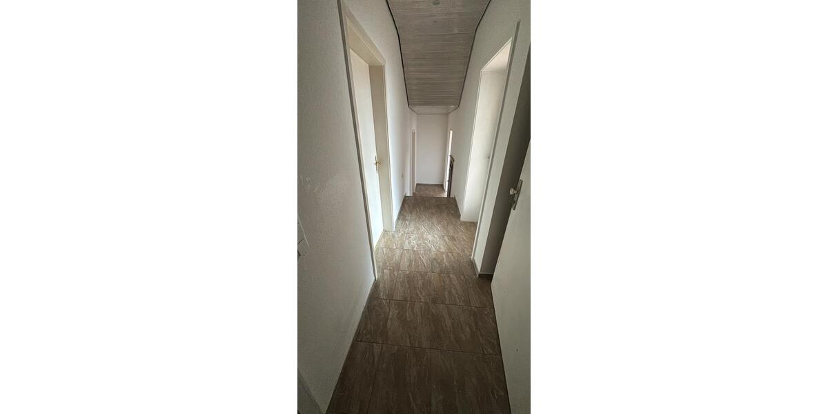 Etagenwohnung Sachsenheim - 3 Zimmer, 75 m&sup2;, 1.150&euro; | Angebot:26037934