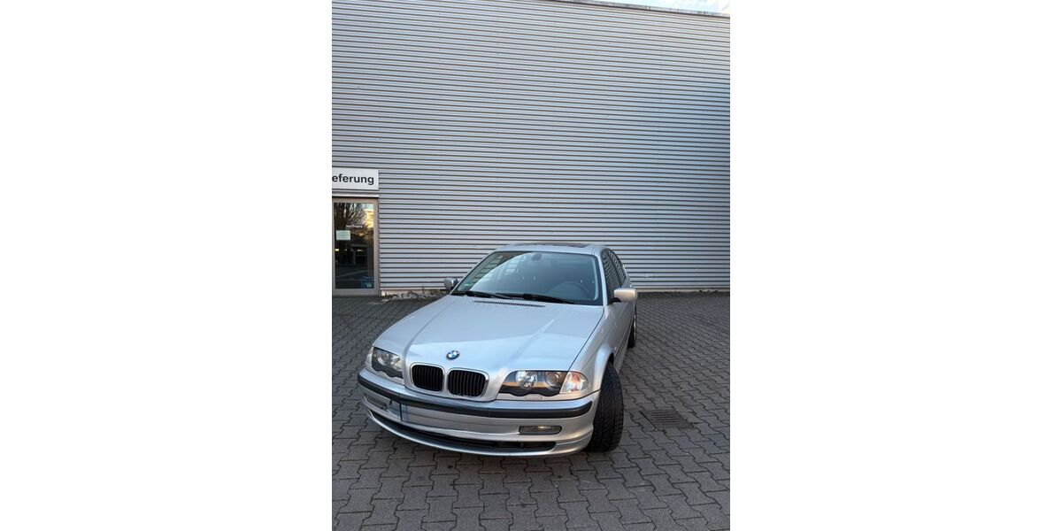 BMW 323 164.000 km 4.000 &euro; Ludwigsburg 71642