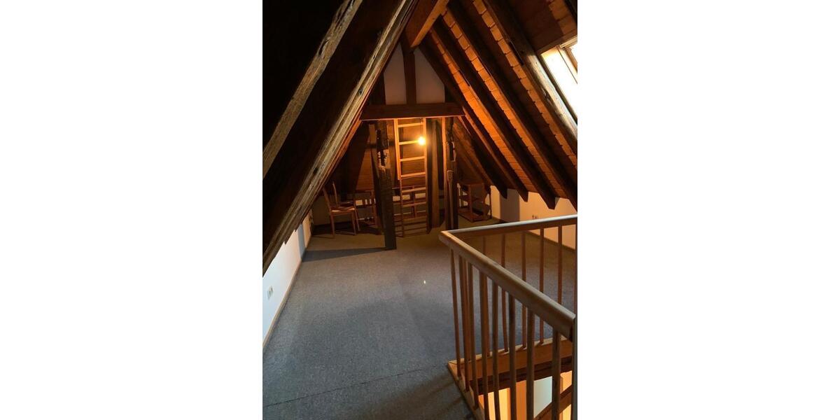 Dachgeschoßwohnung Ludwigsburg Hoheneck - 2.5 Zimmer, 70 m&sup2;, 289.000&euro; | Angebot:25606429