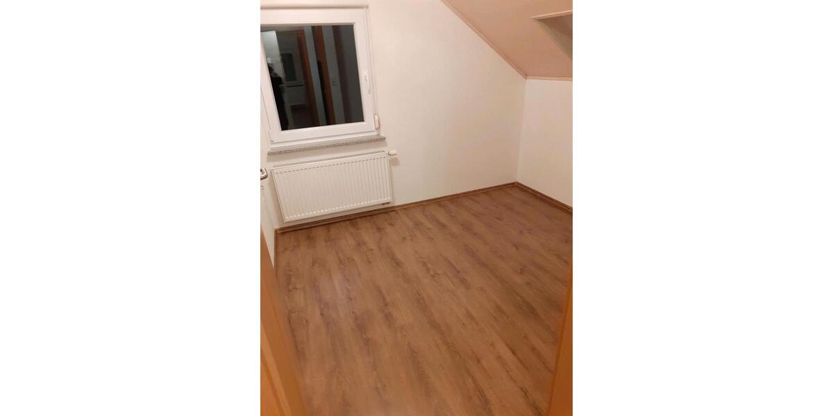 Dachgeschoßwohnung Nürtingen - 2 Zimmer, 30 m&sup2;, 700&euro; | Angebot:25932436