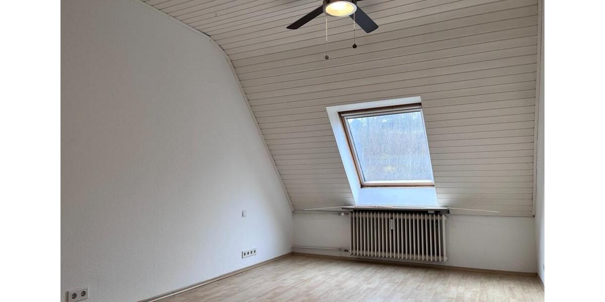 Dachgeschoßwohnung Marbach am Neckar - 3 Zimmer, 80 m&sup2;, 950&euro; | Angebot:25209870
