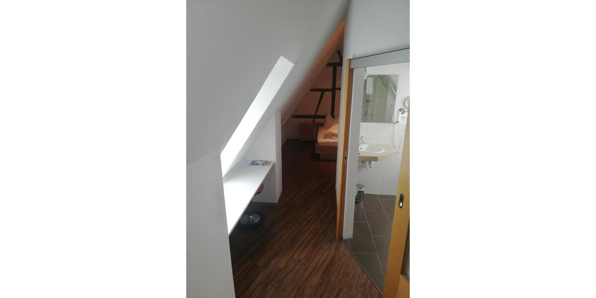 Dachgeschoßwohnung Weilheim an der Teck - 1.5 Zimmer, 45 m&sup2;, 750&euro; | Angebot:25181066