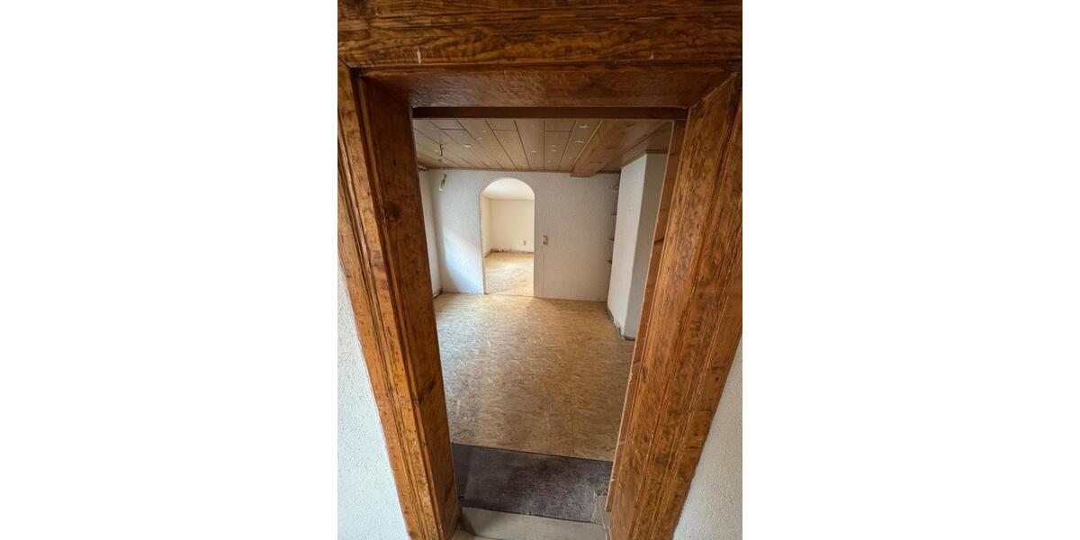 Reihenhaus Ostfildern - 7 Zimmer, 180 m&sup2;, 92.000&euro; | Angebot:24828041