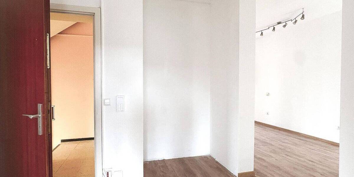 Etagenwohnung Esslingen am Neckar Oberesslingen - 3 Zimmer, 95 m&sup2;, 1.100&euro; | Angebot:26261611