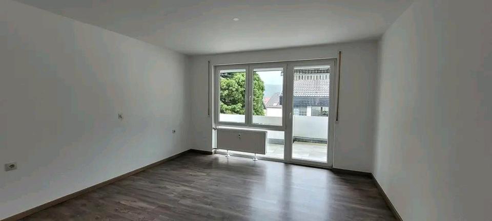 Etagenwohnung Hessigheim - 3.5 Zimmer, 113 m&sup2;, 1.200&euro; | Angebot:25860209