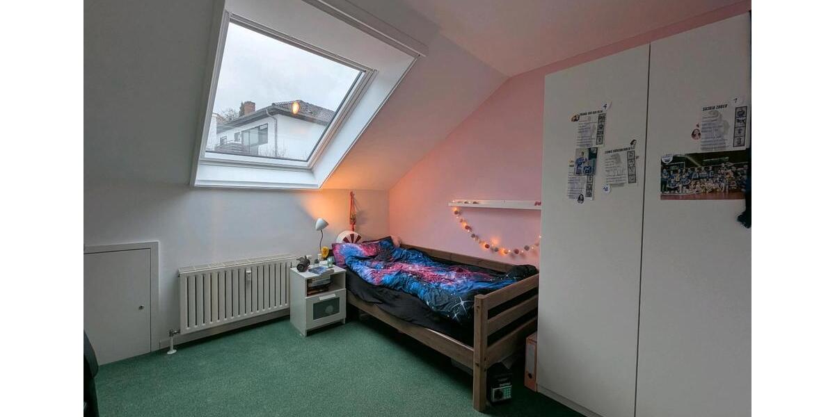 Dachgeschoßwohnung Weissach - 5.5 Zimmer, 104 m&sup2;, 445.000&euro; | Angebot:25044567