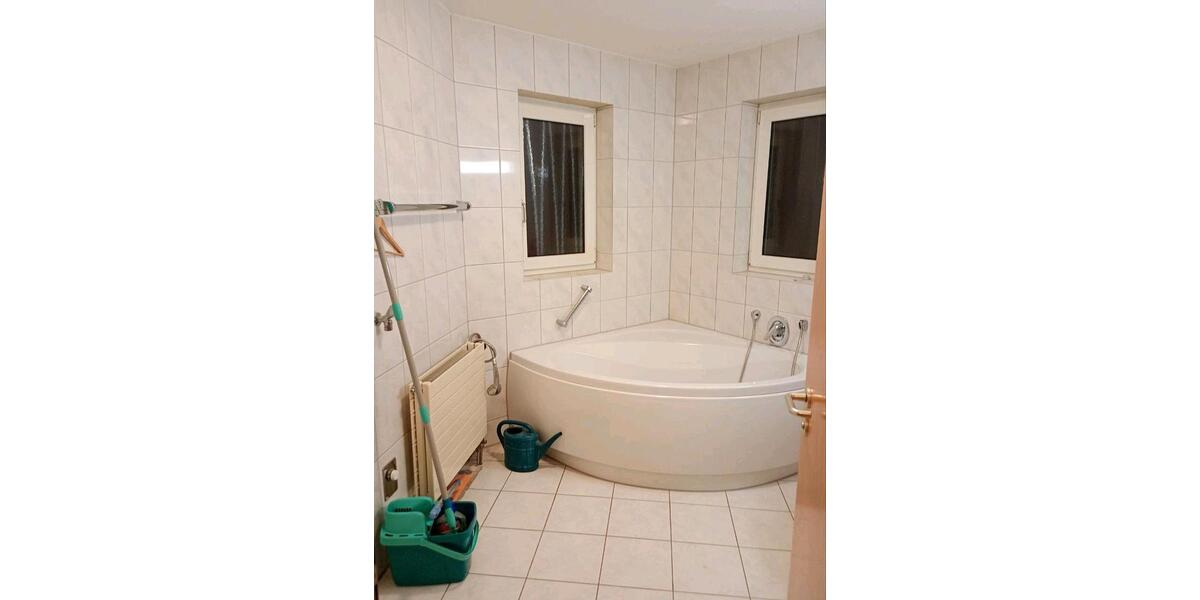 Erdgeschoßwohnung Sindelfingen - 3.5 Zimmer, 114 m&sup2;, 1.500&euro; | Angebot:26035412