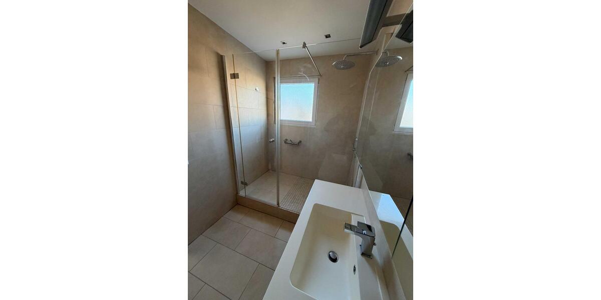 Etagenwohnung Leonberg - 3 Zimmer, 81 m&sup2;, 1.200&euro; | Angebot:25945571