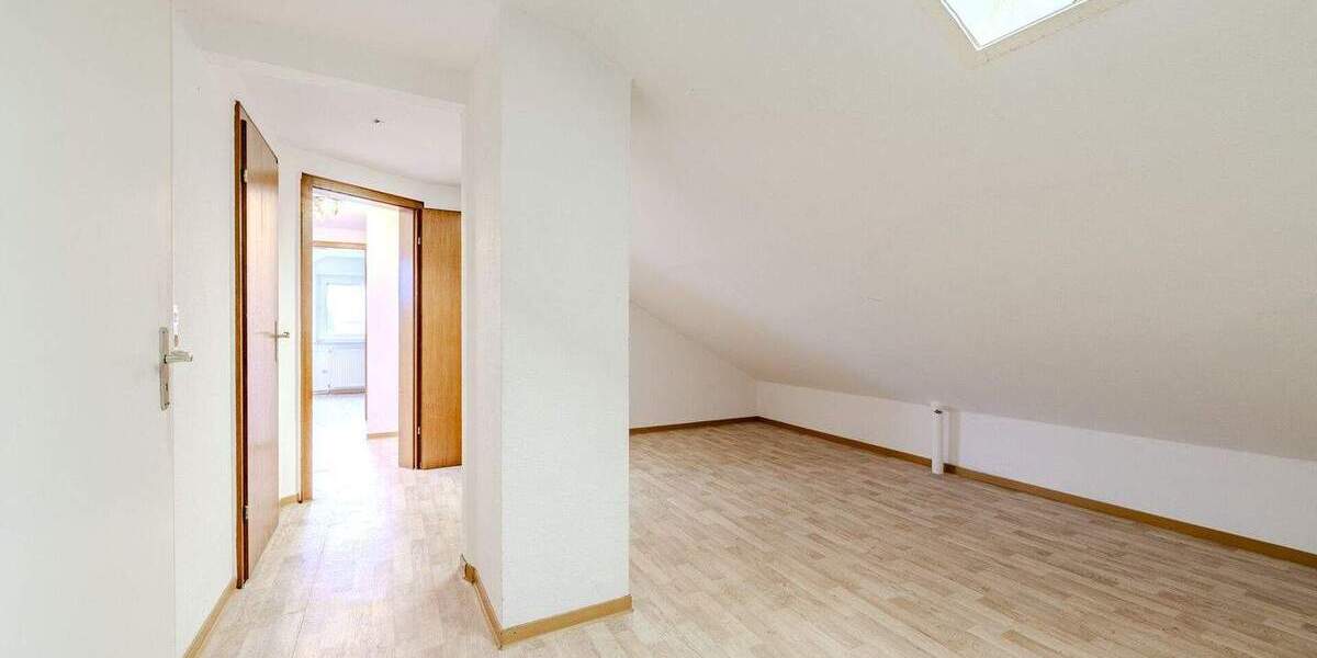 Mehrfamilienhaus, Wohnhaus Sindelfingen / Maichingen Maichingen - 8 Zimmer, 145 m&sup2;, 629.000&euro; | Angebot:25746135
