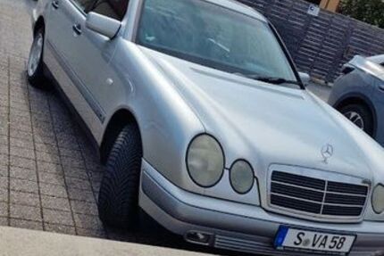 Mercedes-Benz E 240 141.000 km 4.100 &euro; Stuttgart 70376