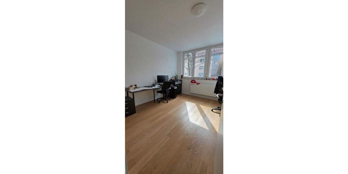 Etagenwohnung Sindelfingen Mitte - 9 Zimmer, 242 m&sup2;, 695.000&euro; | Angebot:25823345