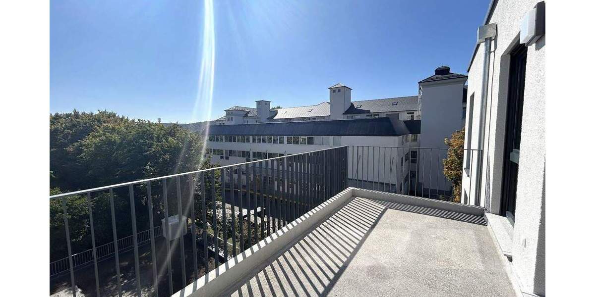 Etagenwohnung Stuttgart Untertürkheim - 5 Zimmer, 120 m&sup2;, 1.990&euro; | Angebot:25727984