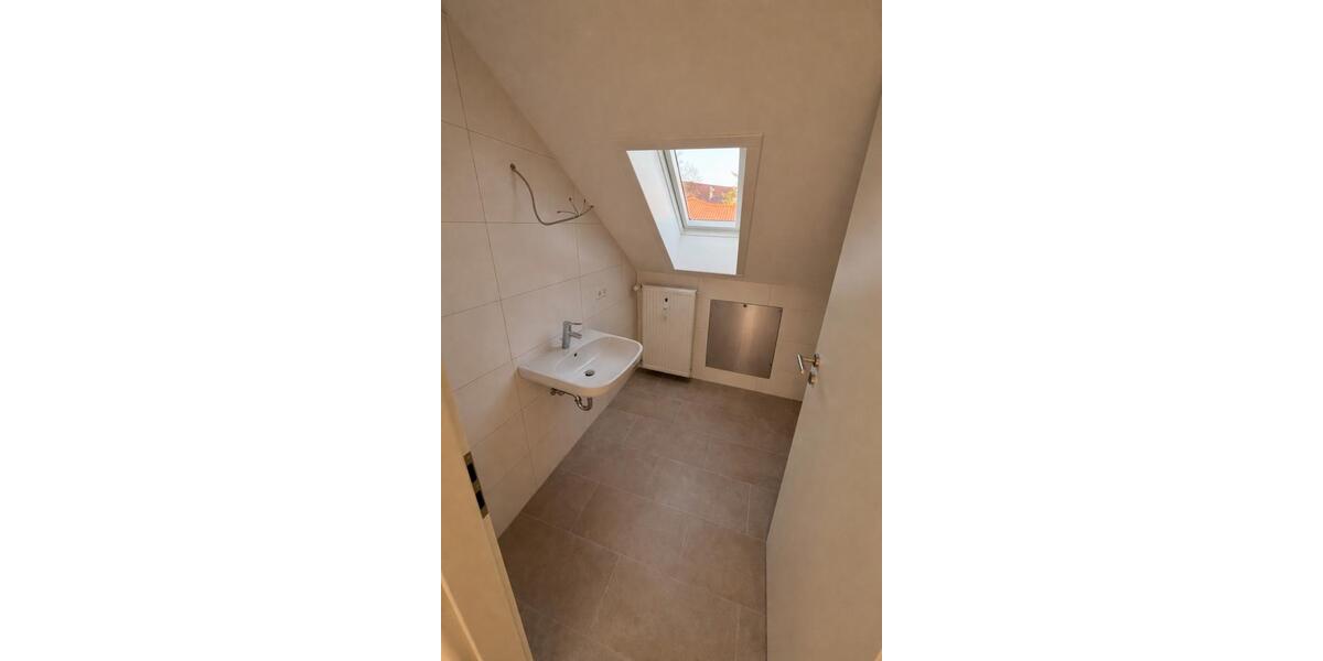 Dachgeschoßwohnung Leonberg - 2 Zimmer, 58 m&sup2;, 880&euro; | Angebot:25893568