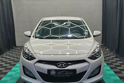 Hyundai i30 62.450 km 7.697 &euro; Bietigheim-Bissingen 74321