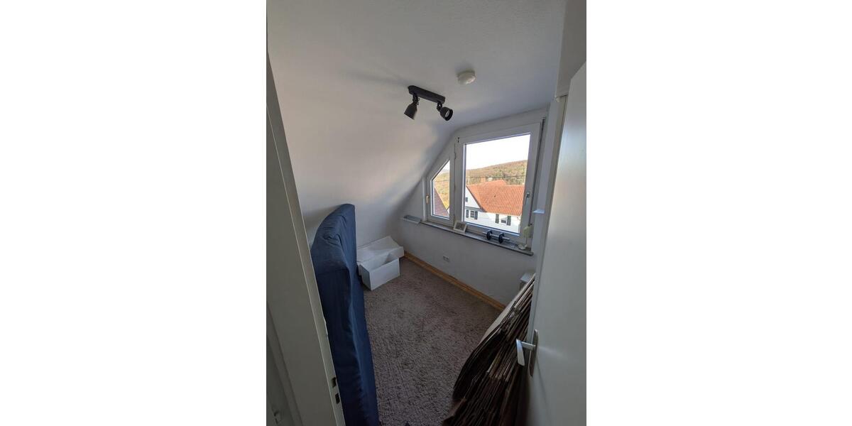 Dachgeschoßwohnung Stuttgart Sillenbuch - 3.5 Zimmer, 66 m&sup2;, 935&euro; | Angebot:26040702