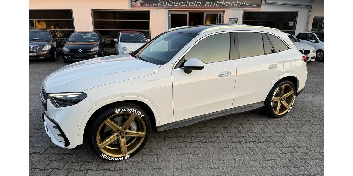 Mercedes-Benz GLC 200 AMG Line 4Matic*Panorama,Leder,LED,* 11.800 km 53.999 &euro; Schorndorf 73614