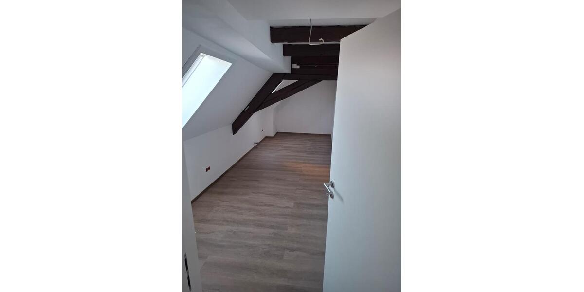 Dachgeschoßwohnung Welzheim - 3 Zimmer, 100 m&sup2;, 730&euro; | Angebot:25994998