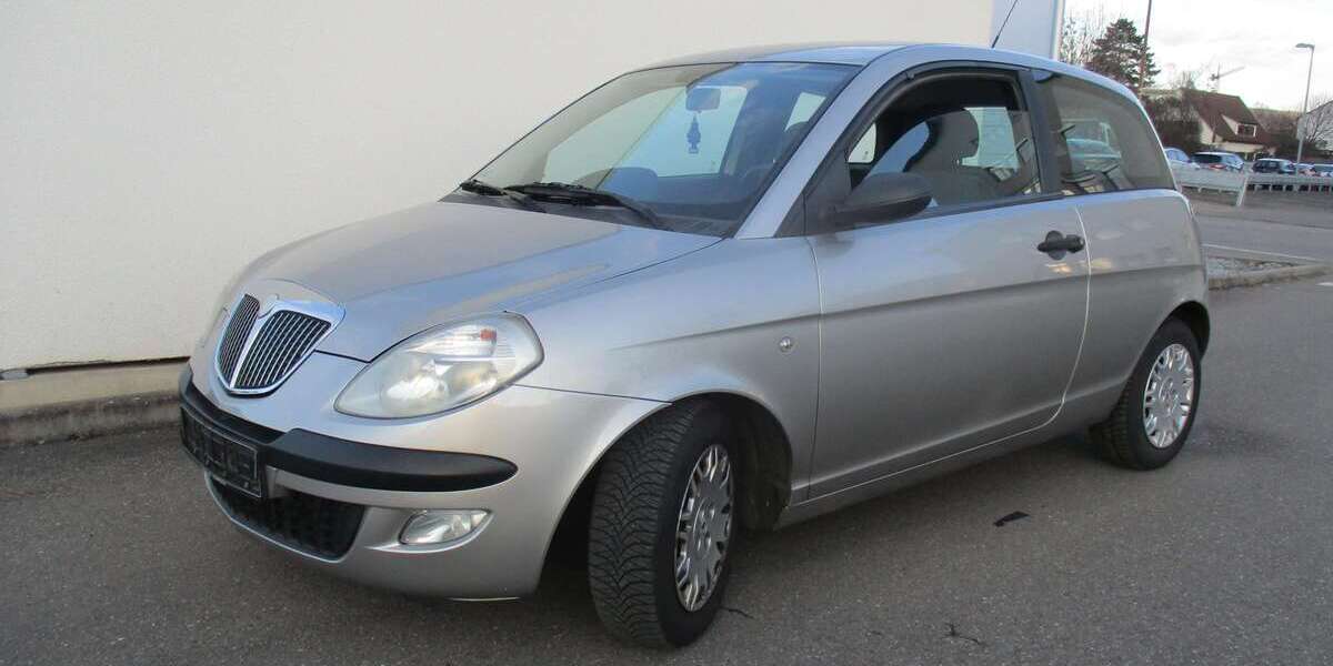 Lancia Ypsilon 128.000 km 2.700 &euro; Esslingen 73734