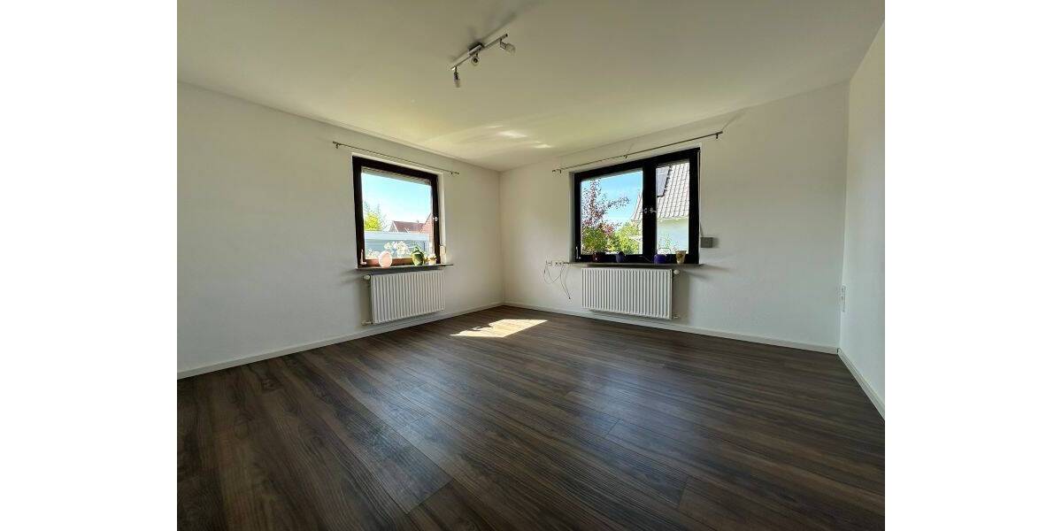 Einfamilienhaus Bempflingen - 8 Zimmer, 225 m&sup2;, 598.000&euro; | Angebot:25799144