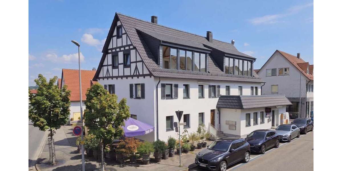 „Haus auf dem Haus“ – gesamtes Dachgeschoss mit kompletter Bühne und außergewöhnlichem Ausbaupotenzi - Dachgeschoßwohnung Weilheim an der Teck | Angebot:27532420