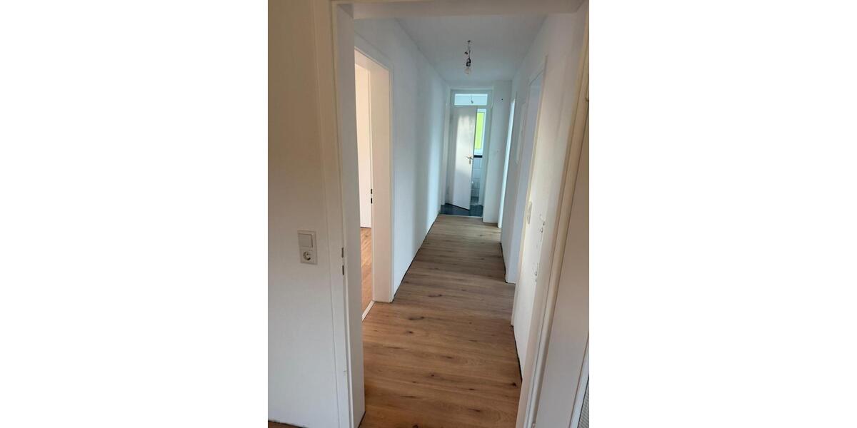 Dachgeschoßwohnung Ludwigsburg Eglosheim - 3 Zimmer, 48 m&sup2;, 890&euro; | Angebot:26574199