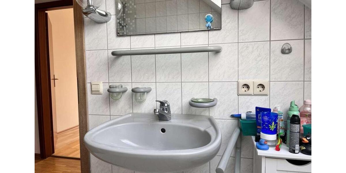 Dachgeschoßwohnung Stuttgart Birkach - 3.5 Zimmer, 77 m&sup2;, 1.400&euro; | Angebot:26640638
