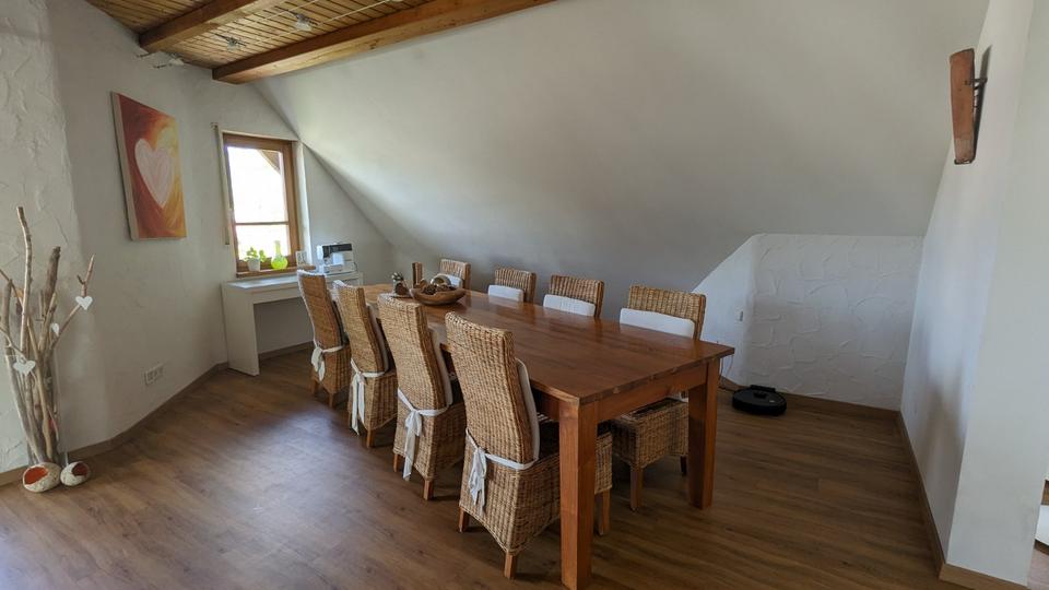Etagenwohnung Leonberg - 3 Zimmer, 129 m&sup2;, 1.200&euro; | Angebot:25409166