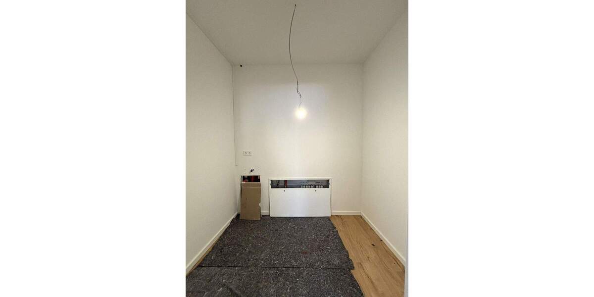 Etagenwohnung Sindelfingen Mitte - 2 Zimmer, 89 m&sup2;, 1.280&euro; | Angebot:25704091