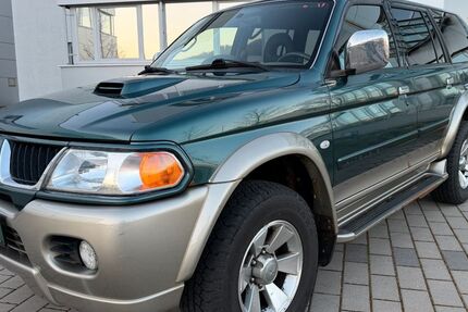 Mitsubishi Pajero 41.632 km 9.876 &euro; Göppingen 73037