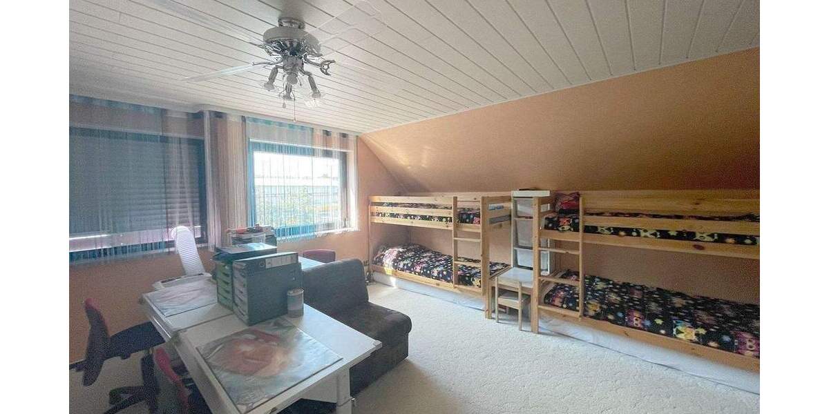 Einfamilienhaus Stuttgart Zuffenhausen - 5 Zimmer, 227 m&sup2;, 999.000&euro; | Angebot:25662341