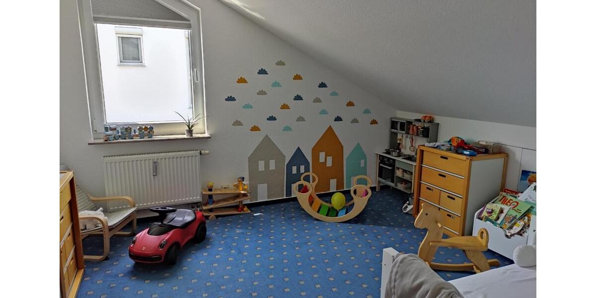 Dachgeschoßwohnung Eberdingen - 6 Zimmer, 122 m&sup2;, 1.500&euro; | Angebot:24369638