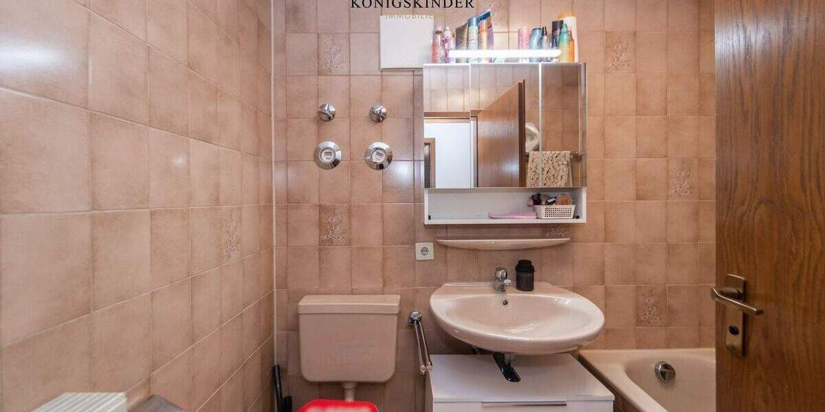 Etagenwohnung Freiberg am Neckar Heutingsheim - 4 Zimmer, 104 m&sup2;, 383.000&euro; | Angebot:25877717