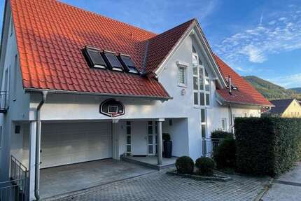 Haus Bissingen - 8.5 Zimmer, 265 m&sup2;, 1.095.000&euro; | Angebot:23047855