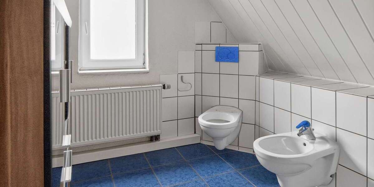 Lichtdurchflutete DG-Wohnung mit zusätzlichem Dachboden - Dachgeschoßwohnung Stuttgart Feuerbach | Angebot:24831534