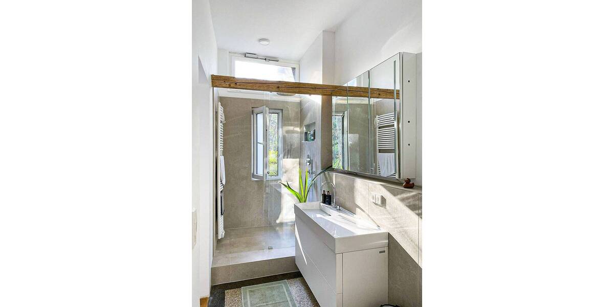 Etagenwohnung Stuttgart Mitte - 5 Zimmer, 165 m&sup2;, 1.080.000&euro; | Angebot:26037292