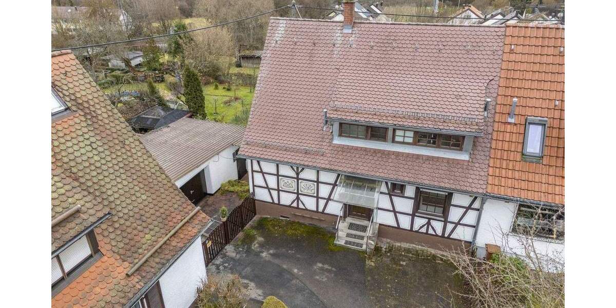 Einfamilienhaus Stuttgart Büsnau - 8 Zimmer, 149 m&sup2;, 820.000&euro; | Angebot:25745112
