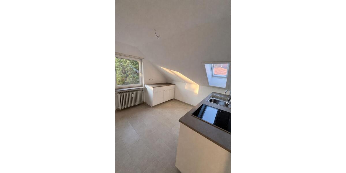 Dachgeschoßwohnung Leonberg - 2 Zimmer, 58 m&sup2;, 880&euro; | Angebot:25945542