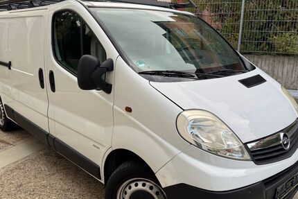 Opel Vivaro 98.000 km 6.996 &euro; Stuttgart 70186