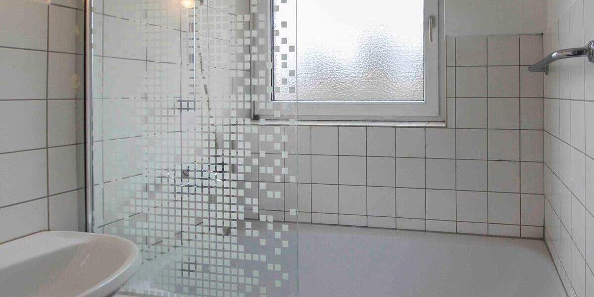 Etagenwohnung Stuttgart Dürrlewang - 3 Zimmer, 64 m&sup2;, 270.000&euro; | Angebot:25690187