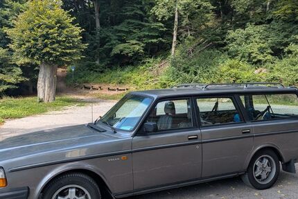 Volvo 240 237.000 km 10.900 &euro; Stuttgart 70178