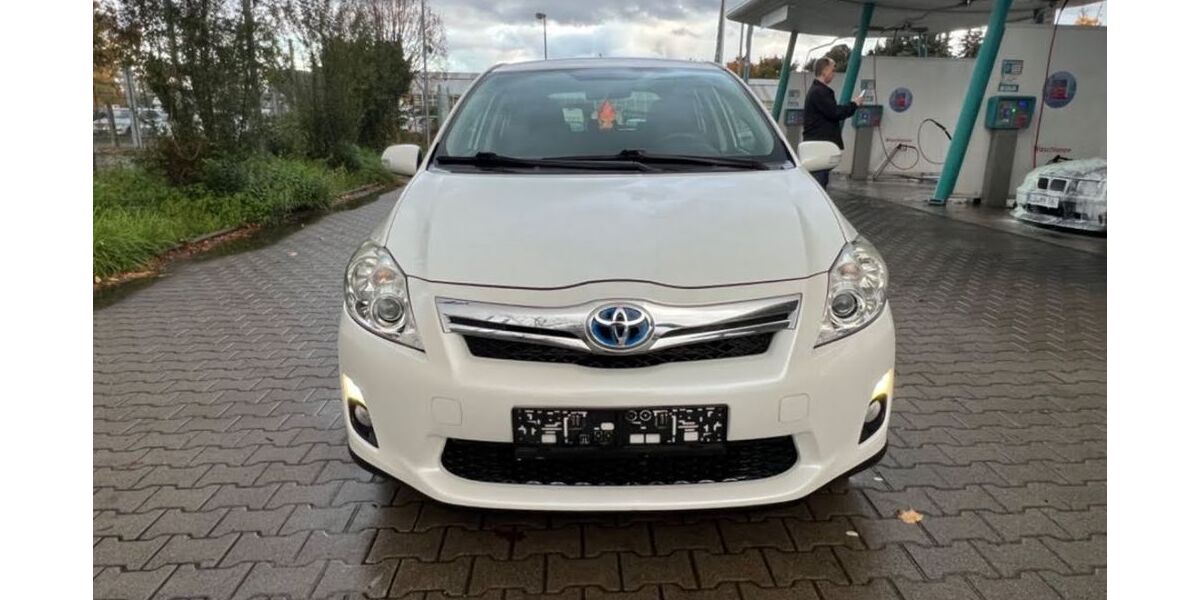 Toyota Auris 140.500 km 8.050 &euro; Stuttgart 70182