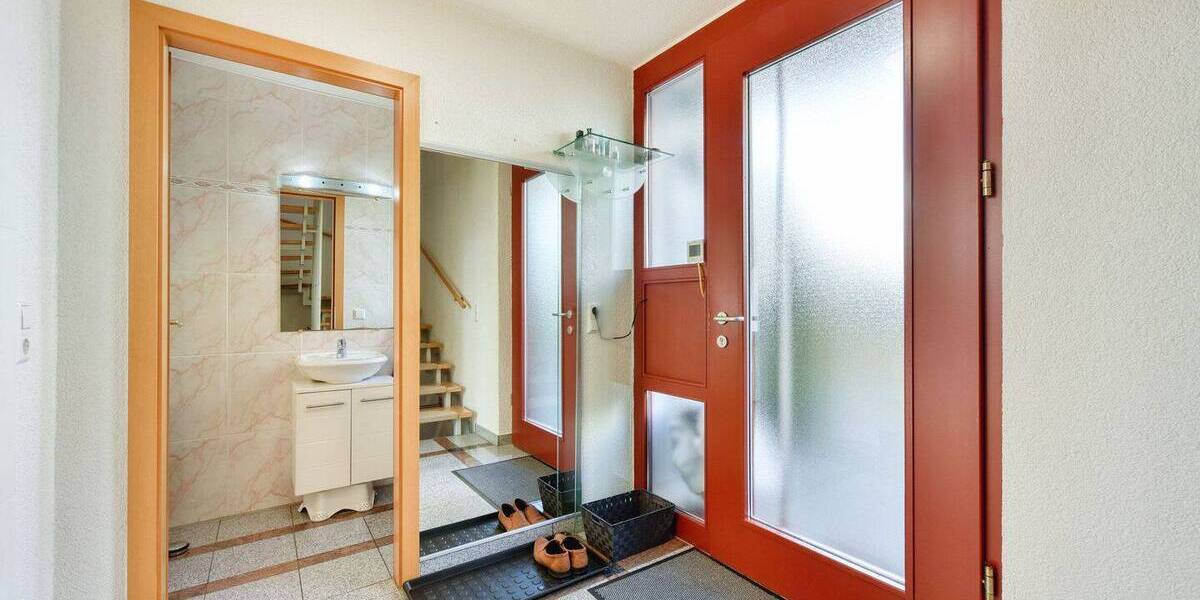 Reihenmittelhaus Stuttgart Zuffenhausen - 4 Zimmer, 119 m&sup2;, 700.000&euro; | Angebot:25670991