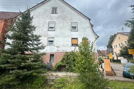 Haus Backnang - 9 Zimmer, 150 m&sup2;, 180.000&euro; | Angebot:25126406