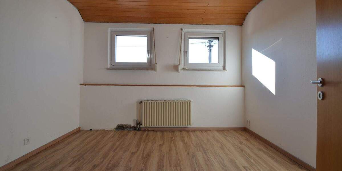 Mehrfamilienhaus, Wohnhaus Rutesheim - 7 Zimmer, 178 m&sup2;, 590.000&euro; | Angebot:25704324
