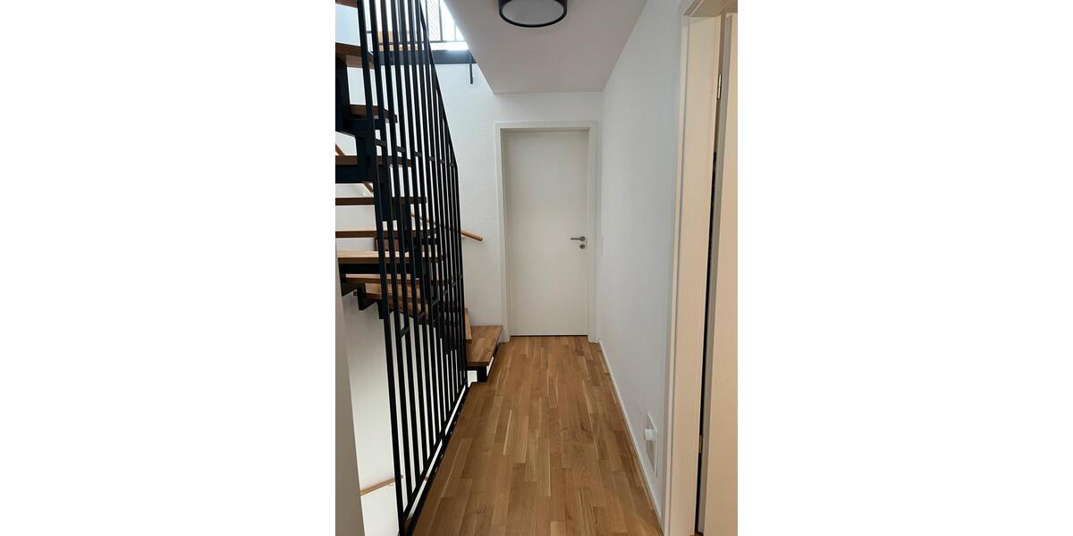 Etagenwohnung Esslingen am Neckar Brühl - 5 Zimmer, 127 m&sup2;, 2.500&euro; | Angebot:25292623