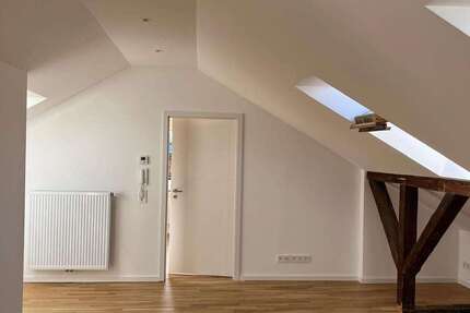 Wohnung Stuttgart Bad Cannstatt - 2 Zimmer, 60 m&sup2;, 1.300&euro; | Angebot:27117712