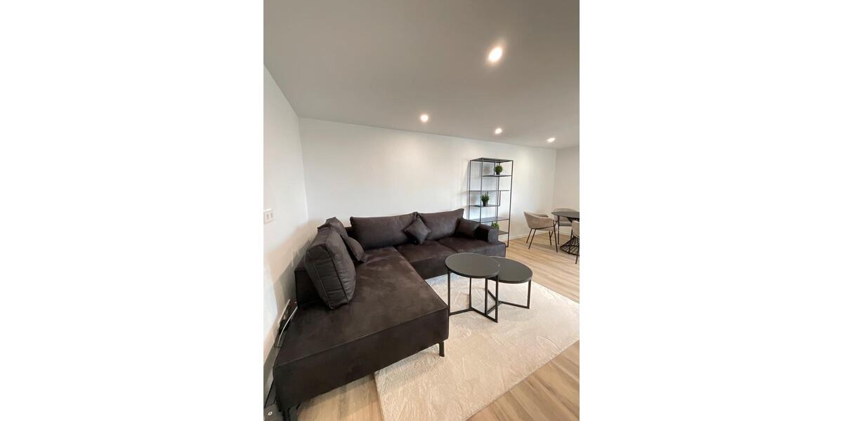 Etagenwohnung Sindelfingen - 4 Zimmer, 100 m&sup2;, 3.500&euro; | Angebot:25570940